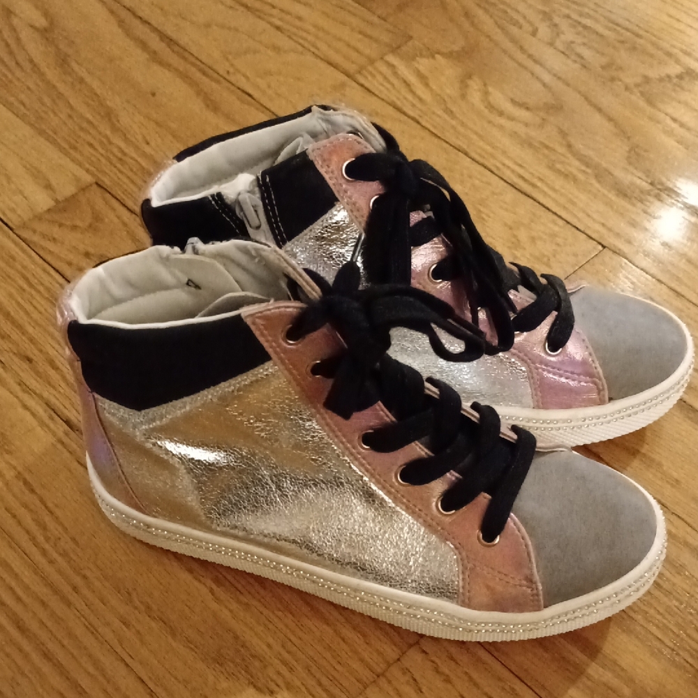 Girls' Metallic Silver & Pink High-Top Sneakers - Kids